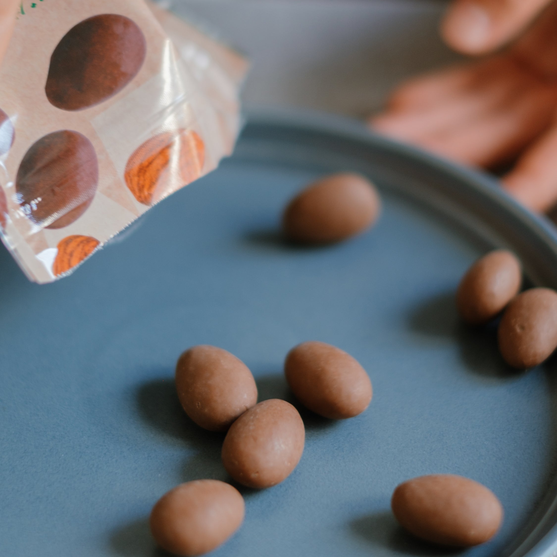 サンコー アーモンドチョコ 55g