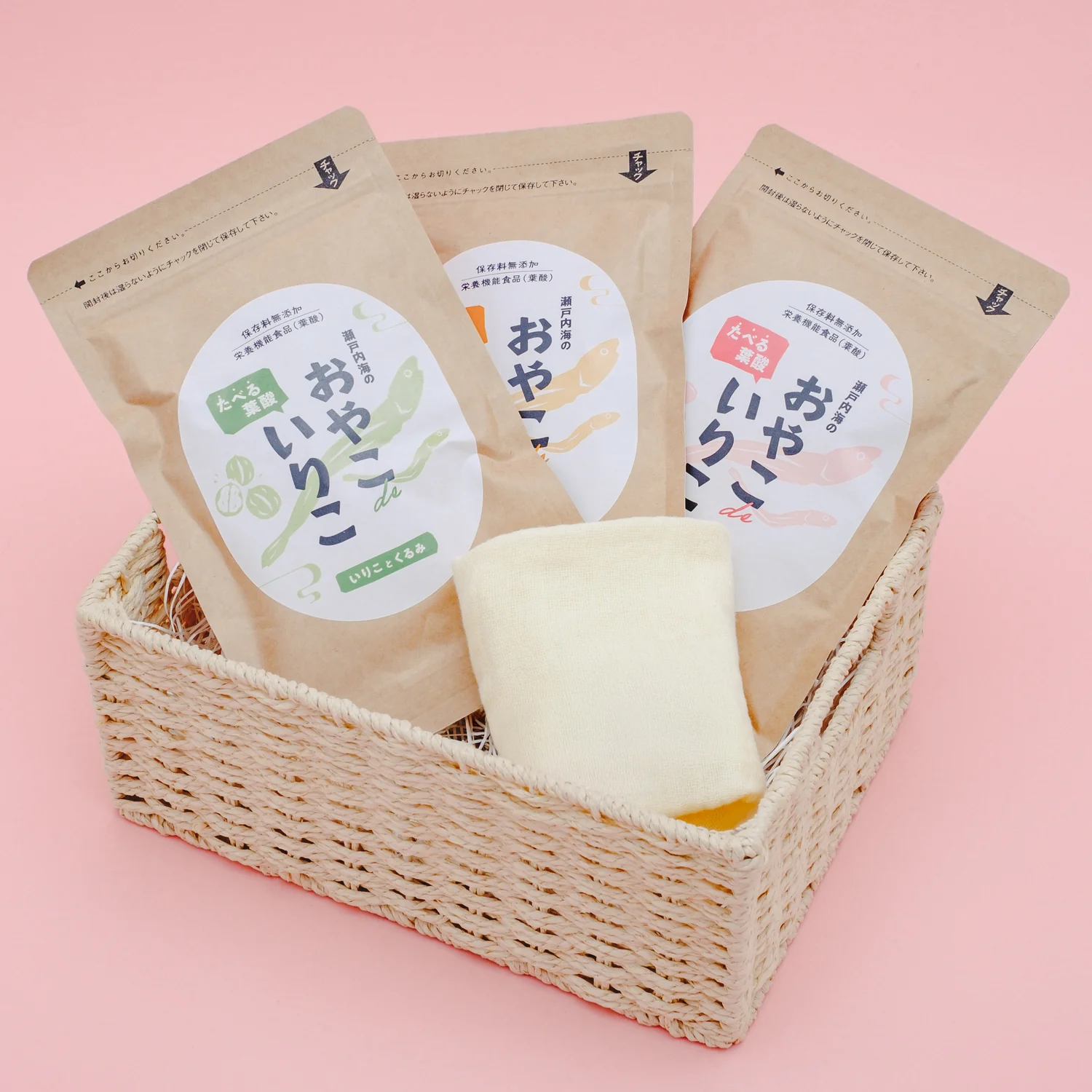 へそのや × MuSuBi cottonコラボ　おやこdeいりこ＆ハンカチセット